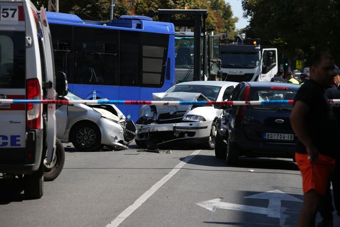 Hronika, Saobraćajna nesreća Zemun Hronika, Saobraćajna nesreća Zemun