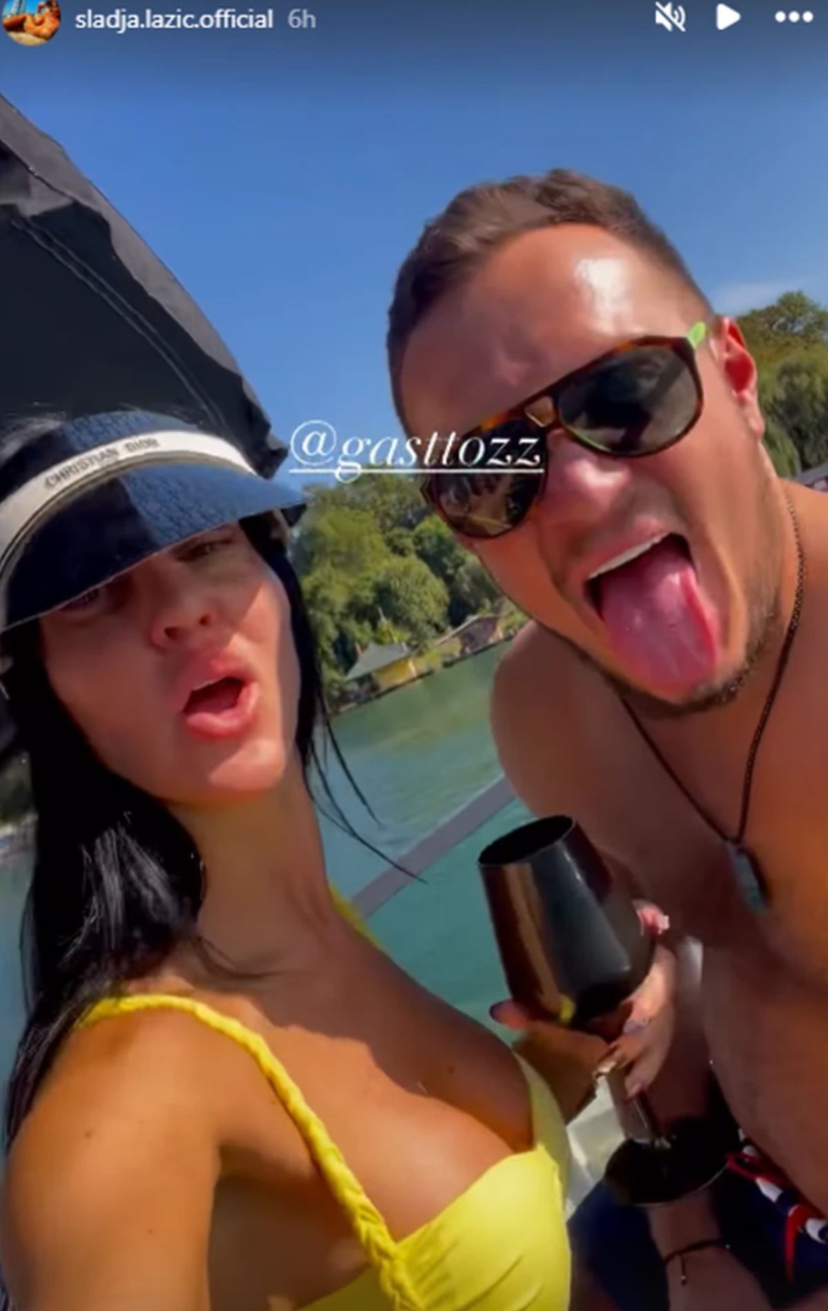 Slađa Poršelina u bikiniju pozirala sa Gastozom: Plesala i uvijala se, nakon operacije živi punim plućima