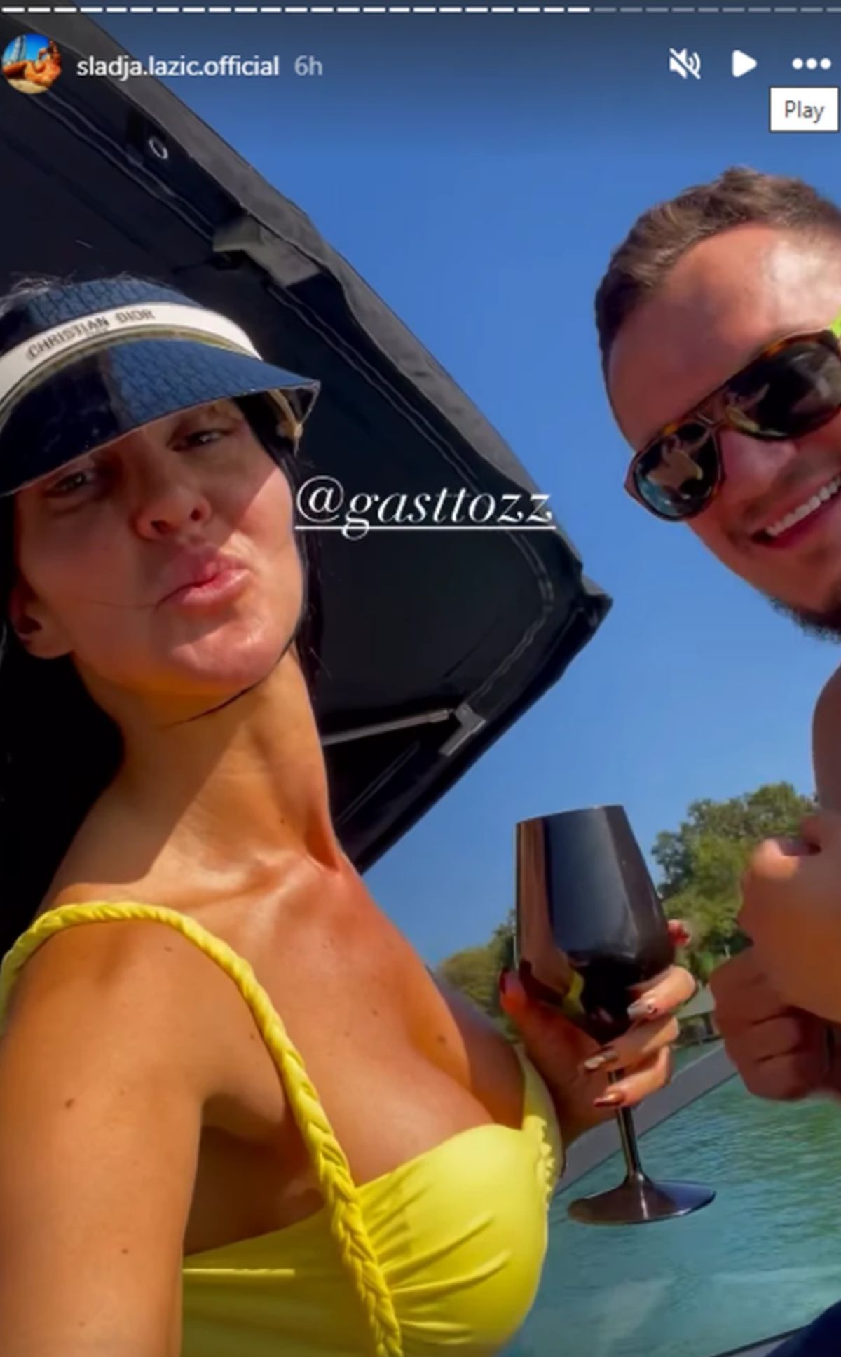 Slađa Poršelina u bikiniju pozirala sa Gastozom: Plesala i uvijala se, nakon operacije živi punim plućima