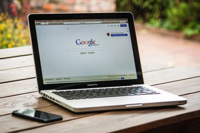Google pretraga, laptop Google pretraga, laptop