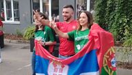Hit scena u Rigi, Srbin se udružio sa Portugalkama: Pozirale sa srpskom zastavom, pa podigle tri prsta!