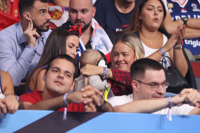 Jokicevi brat i zena Jokicevi brat i zena