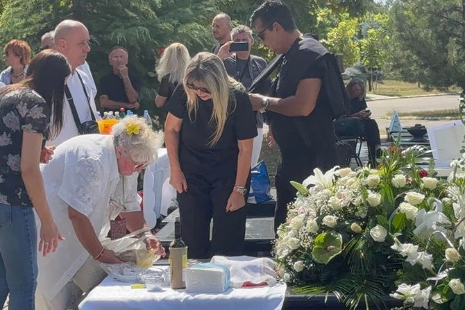 Pomen Saši Popoviću, Saša Popović, Peja, Ana Bekuta, Popoviceva sestra Pomen Saši Popoviću, Saša Popović, Peja, Ana Bekuta, Popoviceva sestra