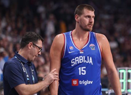 Nikola Jokić povreda, Srbija - Letonija , Eurobasket 2025, košarka Nikola Jokić povreda, Srbija - Letonija , Eurobasket 2025, košarka