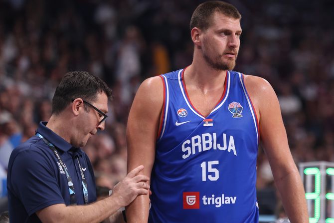 Nikola Jokić povreda, Srbija - Letonija , Eurobasket 2025, košarka Nikola Jokić povreda, Srbija - Letonija , Eurobasket 2025, košarka