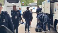 Košarkaši Srbije stigli na meč sa Letonijom: Svi gledali gde je Bogdan Bogdanović posle povrede, a njega...