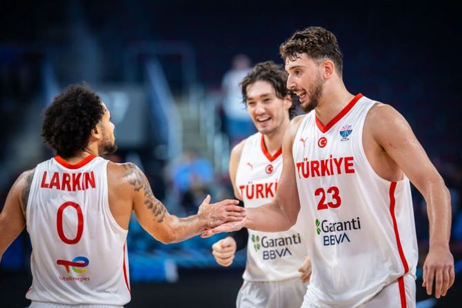 Košarkaška reprezentacija Turske Košarkaška reprezentacija Turske