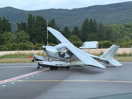 nevreme u CG, Aerodrom Tivat, avioni, avion nevreme u CG, Aerodrom Tivat, avioni, avion