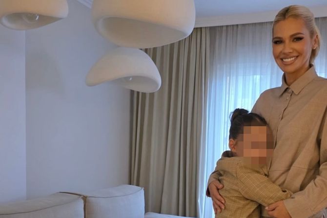 Katja Lazukić Nataša Bekvalac Katja Lazukić Nataša Bekvalac