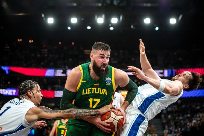 Jonas Valančijunas - košarkaška reprezentacija Litvanije Jonas Valančijunas - košarkaška reprezentacija Litvanije
