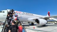 Er Albanija na kolenima: Spala knjiga na jedan avion, zaposleni bez plata, putnici besni