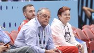 Svi se pitaju ko je misteriozna žena pored Čovića u prvom redu, iznenadićete se o kome je reč