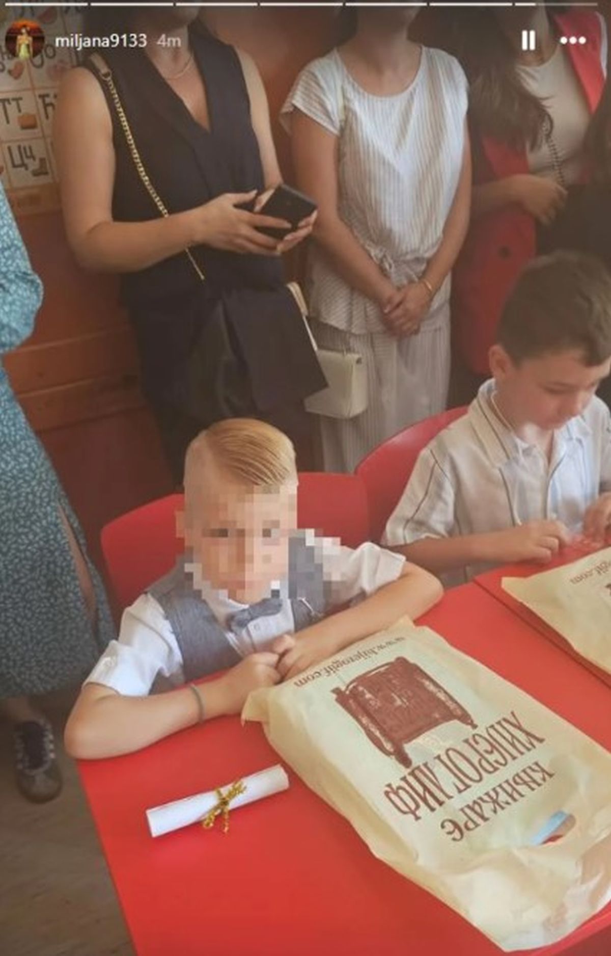 Ivan otišao u Niš, ispratio sina u prvi razred: Željko pošao u školu, Marinković ga ljubi u glavu