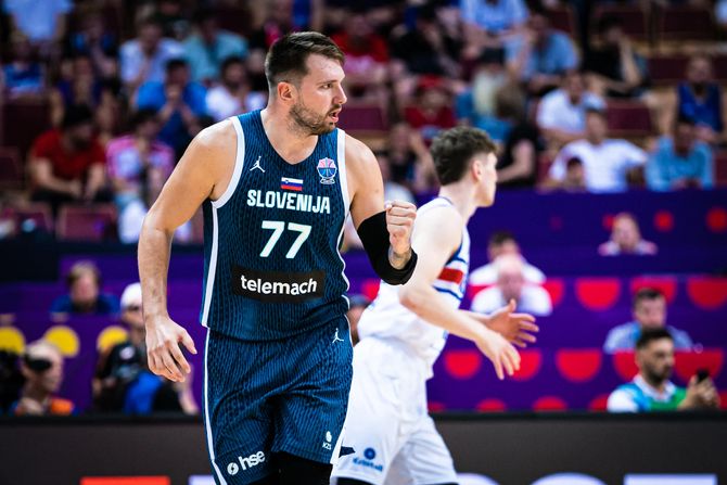 Luka Dončić - košarkaška reprezentacija Slovenije Luka Dončić - košarkaška reprezentacija Slovenije
