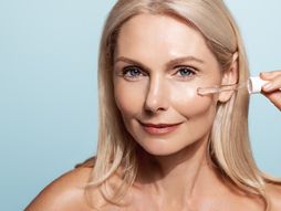 nega lica, nega kože, žena, starija žena, koža