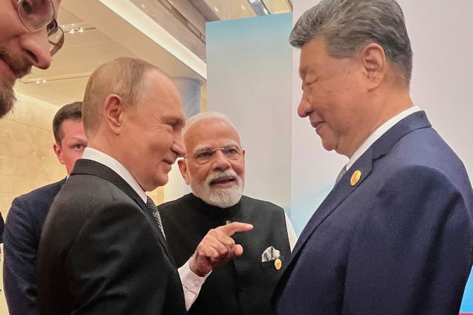 Vladimir Putin, Narendra Modi i Si Đinping Vladimir Putin, Narendra Modi i Si Đinping