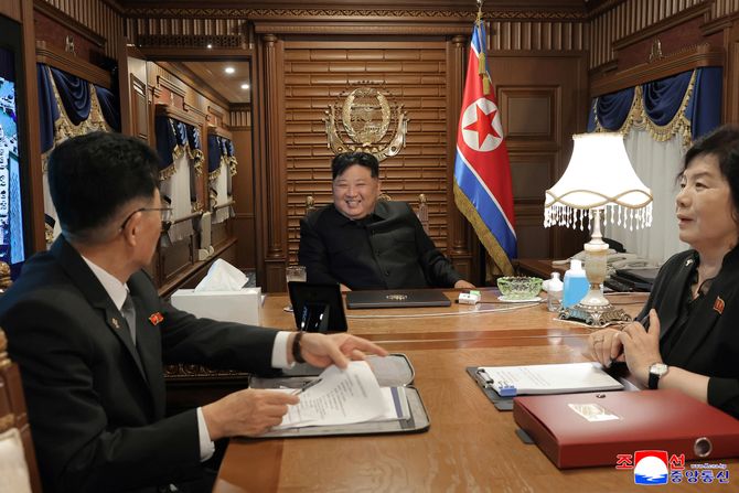 Kim Džong Un voz Severna Koreja Kim Džong Un voz Severna Koreja