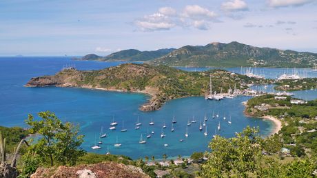 Antigva i Barbuda, Karibi, Karipsko more
