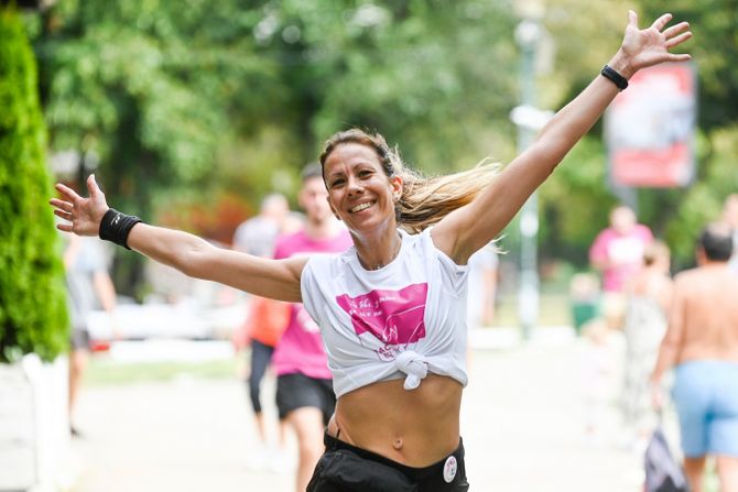 Trka za podrsku zenama obolelim od raka dojke, Race for the Cure, na Adi Ciganliji Trka za podrsku zenama obolelim od raka dojke, Race for the Cure, na Adi Ciganliji