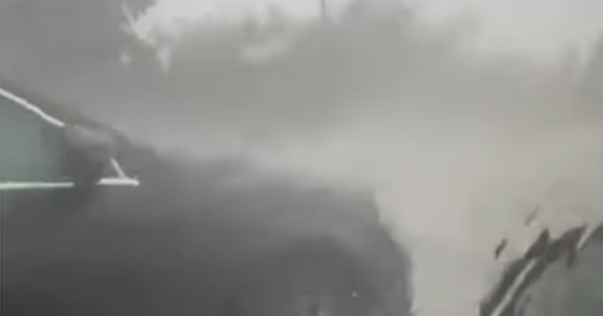 Apocalyptic sight from Belgrade! Grayness has descended, pouring like from a cable: Vehicles crawling