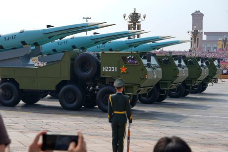 Kina oružje vojna parada YJ-17 YJ-15 Kina oružje vojna parada YJ-17 YJ-15