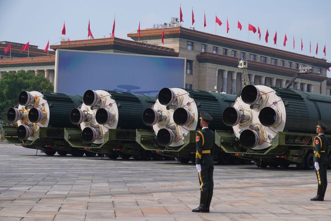 DF-5C vojna parada Kina Peking oružje DF-5C vojna parada Kina Peking oružje