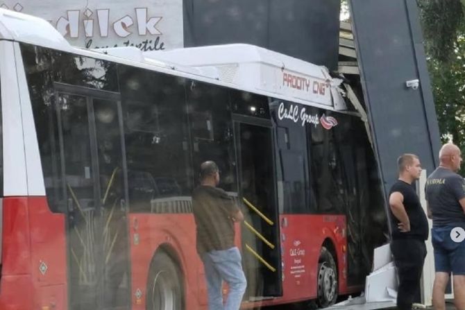 Autobus Autobus