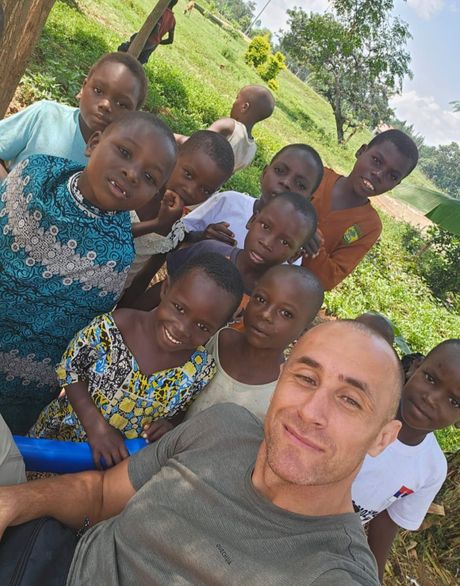 Marko Nikolić, izgadnja bunara u Ugandi