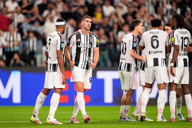 Dušan Vlahović - FK Juventus Dušan Vlahović - FK Juventus