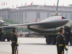 Type B drone China parada Kina