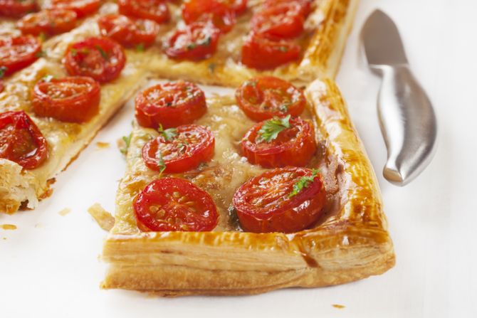 slana pita od sira i cherry paradajza