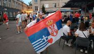 Grčki navijač među Srbima, prati Orlove 21 godinu, a sada ponudio Jokiću rakiju i masline