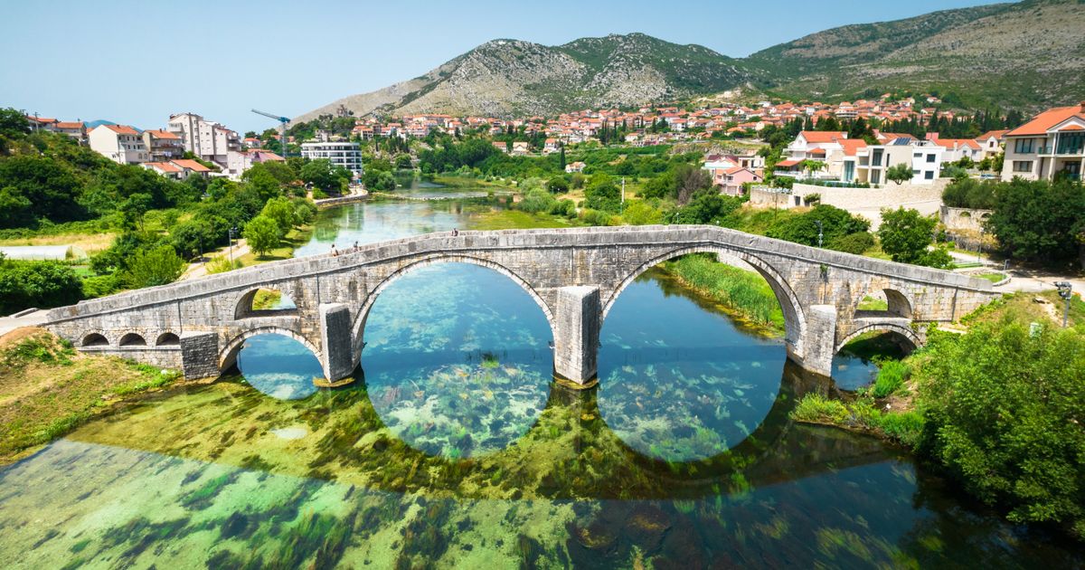DRAMA U TREBINJU Žena skočila u Trebišnjicu, policajci brzo reagovali i...