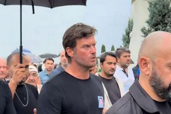 Kivanč Tatlitug Kivanč Tatlitug