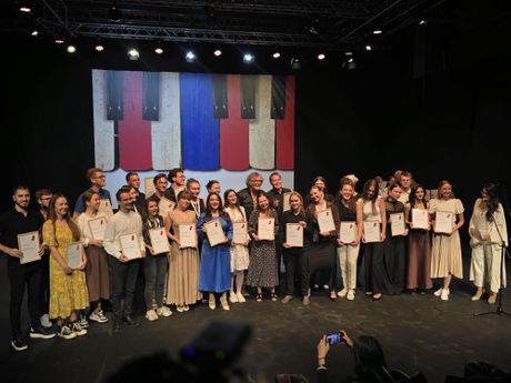 Zlatna matrijoška Kustendorf klasika ide pijanstkinji iz Novog Sada Zlatna matrijoška Kustendorf klasika ide pijanstkinji iz Novog Sada