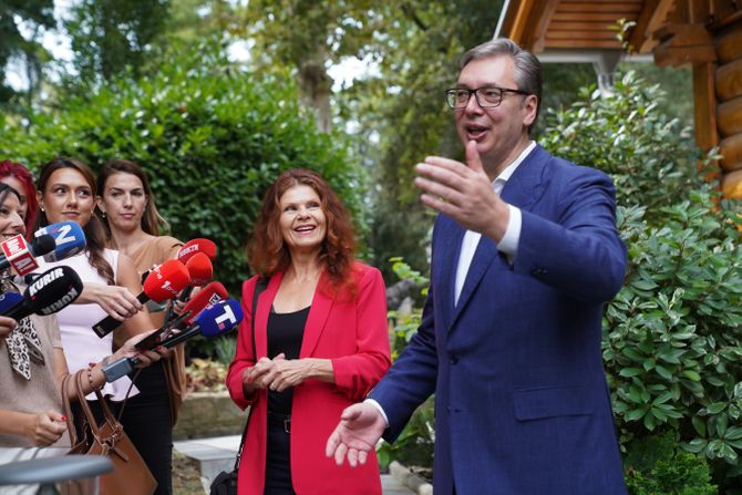 Aleksandar Vučić , Lolita Davidović, Ron Šelton Aleksandar Vučić , Lolita Davidović, Ron Šelton