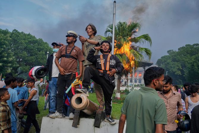 Nepal Katmandu protesti neredi Nepal Katmandu protesti neredi