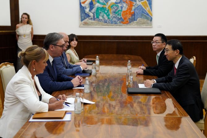 Aleksandar Vučić i Akira Imamura Aleksandar Vučić i Akira Imamura