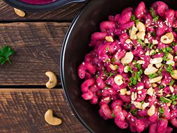 Pasta u sosu od cvekle