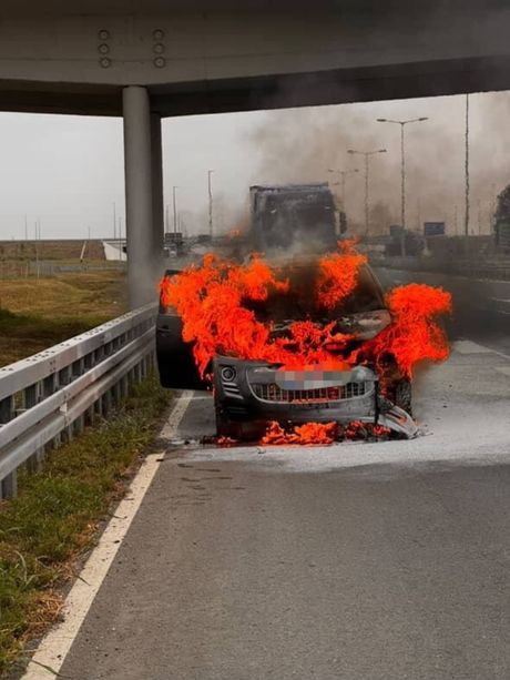 zapalio se automobil, Ruma, autoput