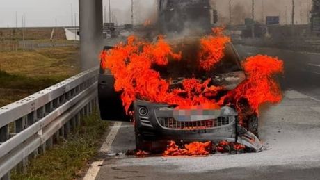 zapalio se automobil, Ruma, autoput