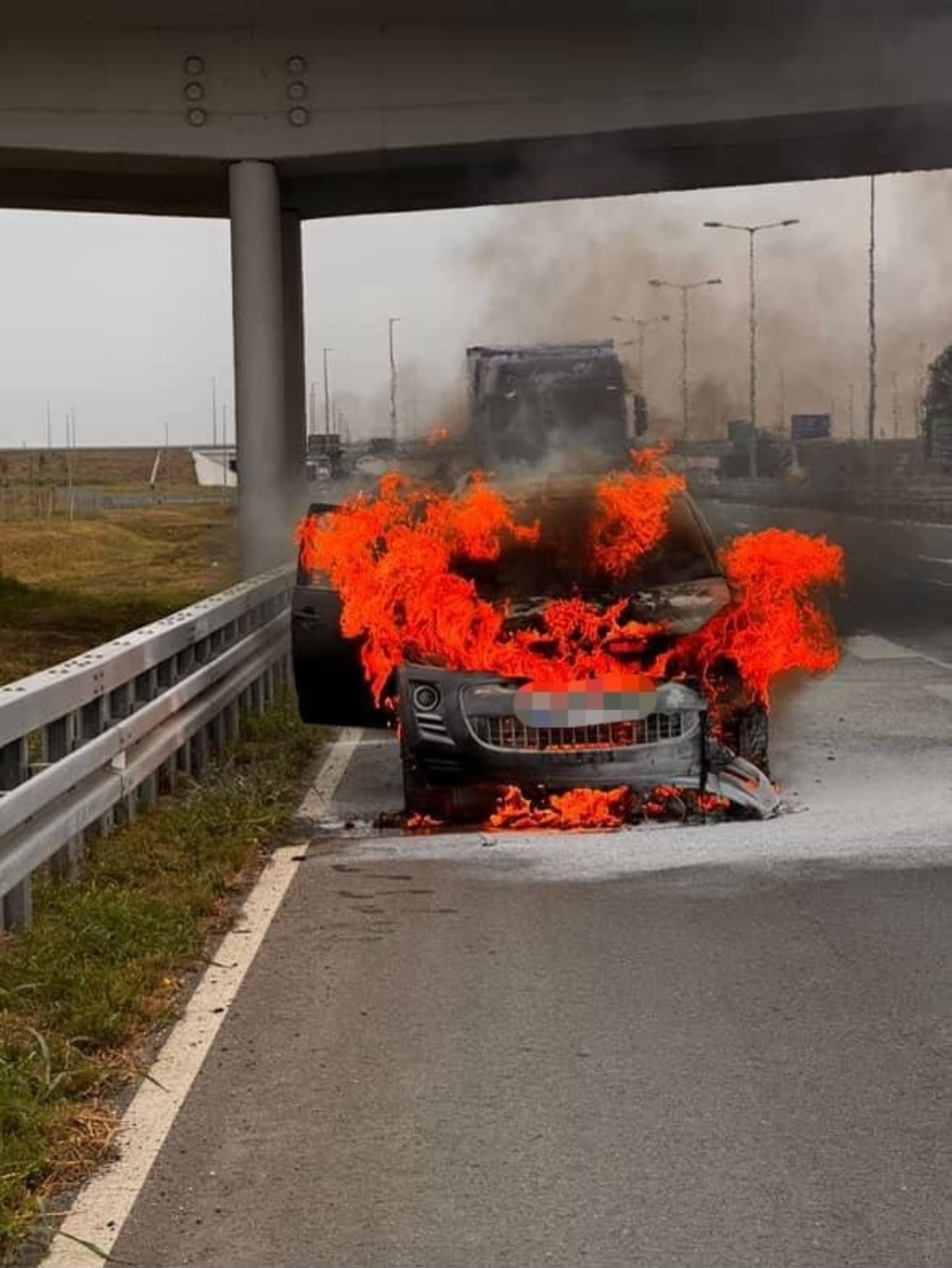 Vrućina „ubija“ automobil, morate da mu pomognete: Ovo je ključno kada otvorite haubu