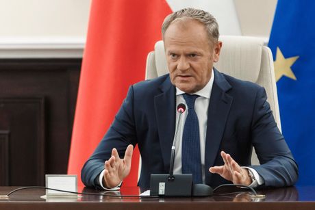 Donald Tusk vanredni sastanak vlade Varšava Poljska