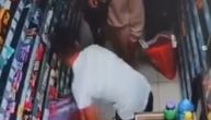 Bizarna krađa u Beogradu! Lopovi ušli u market, opustošili raf, SVE SU STRPALI U KESU