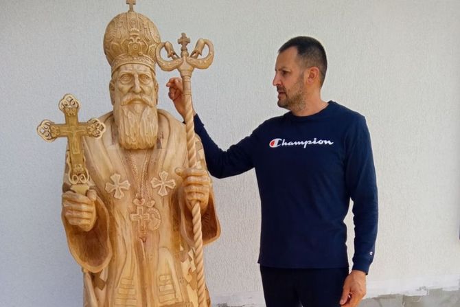 Skulptura Patrijarha Pavla, Miladin Lekić, Šljivovica