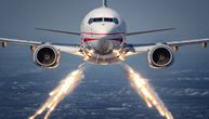 Spektakl na nebu: Poljski vladin Boing 737 snimljen dok ispaljuje toplotne mamce
