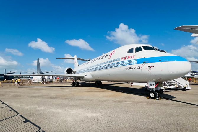 COMAC C909
