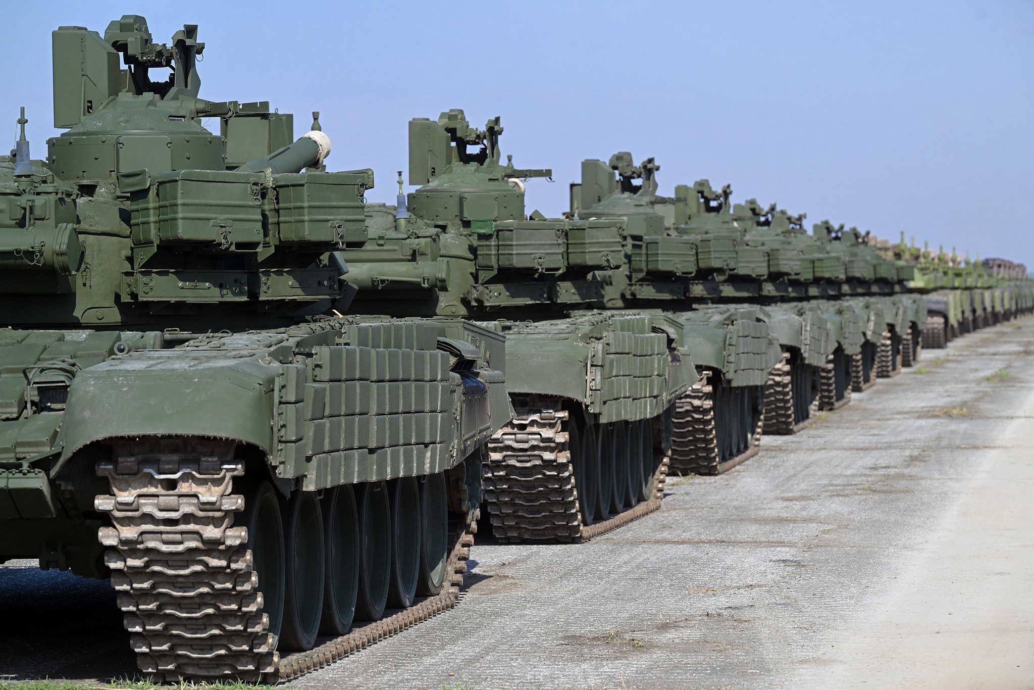 "WE ARE BUYING AND KEEPING QUIET, SHOCK FOLLOWS": Vucic says Serbian Army is preparing big surprise!