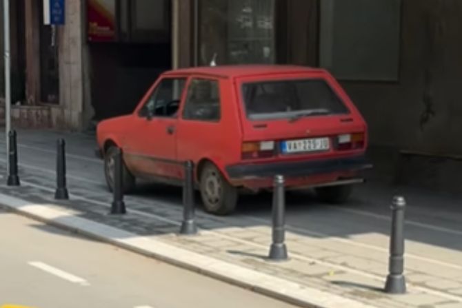 Valjevo, vožnja po trotoaru
