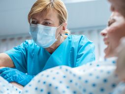 medicinska sestra, porođaj